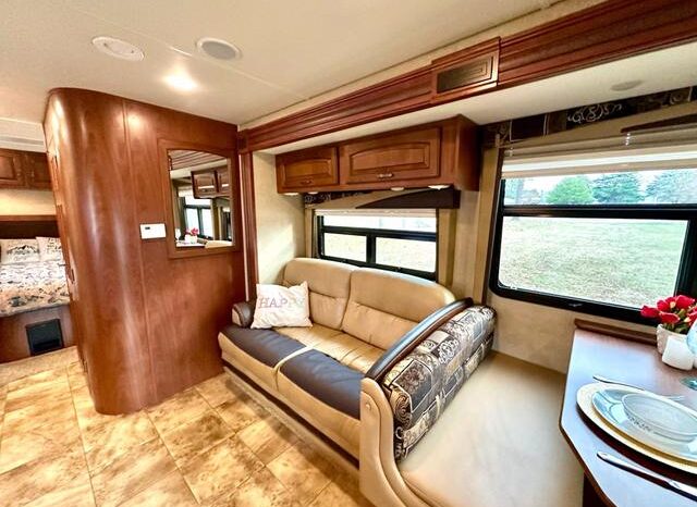 
								2014 Jayco Greyhawk 31FK full									