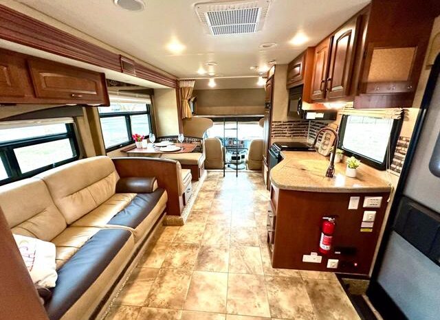 
								2014 Jayco Greyhawk 31FK full									