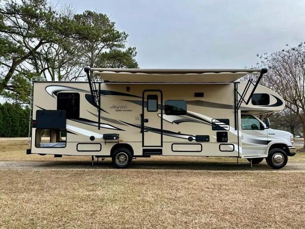 
								2014 Jayco Greyhawk 31FK full									