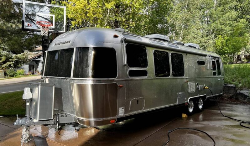 
								2016 Airstream International Serenity 30 full									