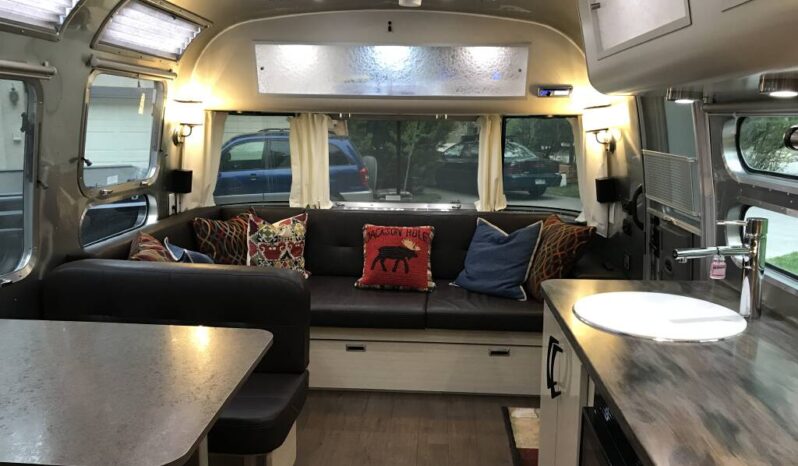 
								2016 Airstream International Serenity 30 full									