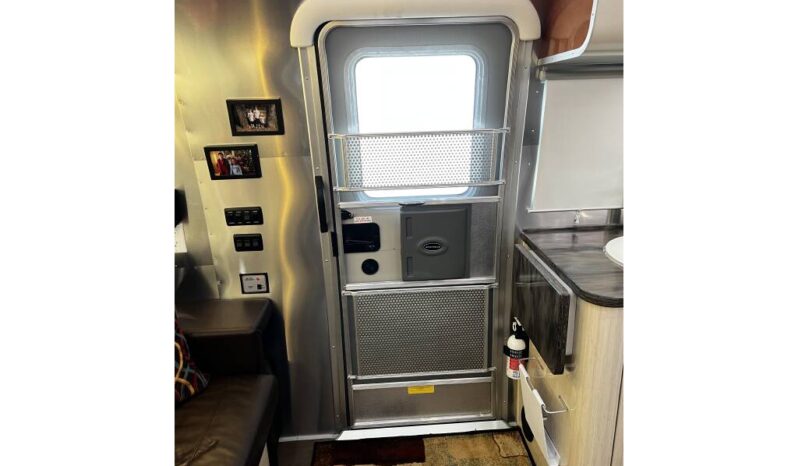 
								2016 Airstream International Serenity 30 full									