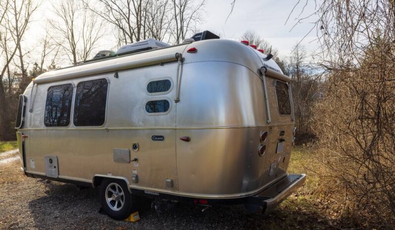 
								2023 Airstream CARAVEL 20FB Travel Trailer full									