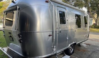 
										2022 Airstream CARAVEL 22FB Travel Trailer full									