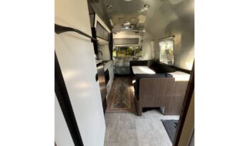 
										2022 Airstream CARAVEL 22FB Travel Trailer full									