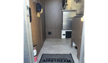 
										2022 Airstream CARAVEL 22FB Travel Trailer full									