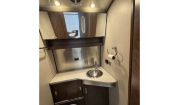 
										2020 Airstream Globetrotter 25FB Twin full									