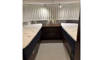 
										2020 Airstream Globetrotter 25FB Twin full									