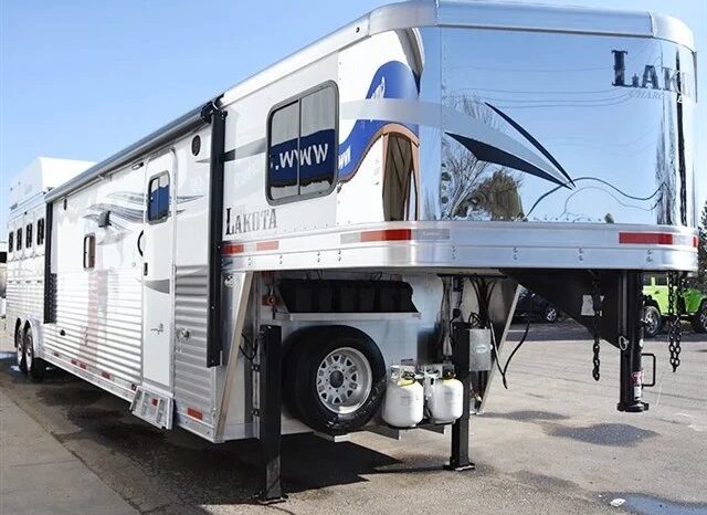 
								2018 Lakota Charger 4-Horse Trailer full									