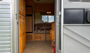 
										2005 C&C 3 Horse Trailer with 10′ Living Quarters full									