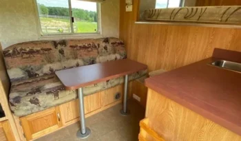 
										2005 C&C 3 Horse Trailer with 10′ Living Quarters full									