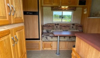 
										2005 C&C 3 Horse Trailer with 10′ Living Quarters full									