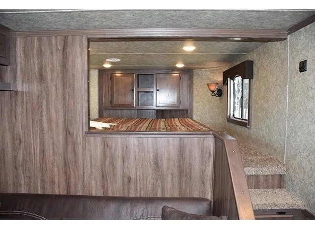 
								2018 Lakota Charger 4-Horse Trailer full									