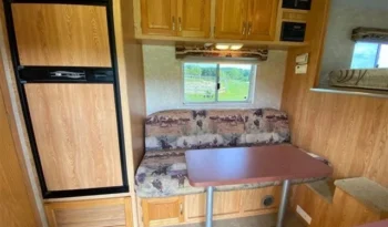 
										2005 C&C 3 Horse Trailer with 10′ Living Quarters full									