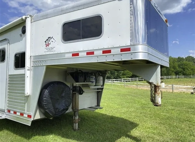 
								2005 C&C 3 Horse Trailer with 10′ Living Quarters full									