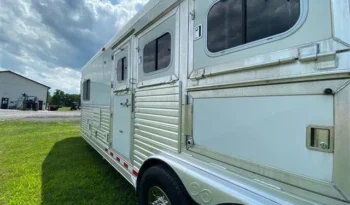 
										2005 C&C 3 Horse Trailer with 10′ Living Quarters full									