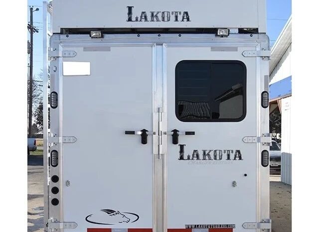 
								2018 Lakota Charger 4-Horse Trailer full									