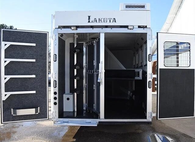 
								2018 Lakota Charger 4-Horse Trailer full									